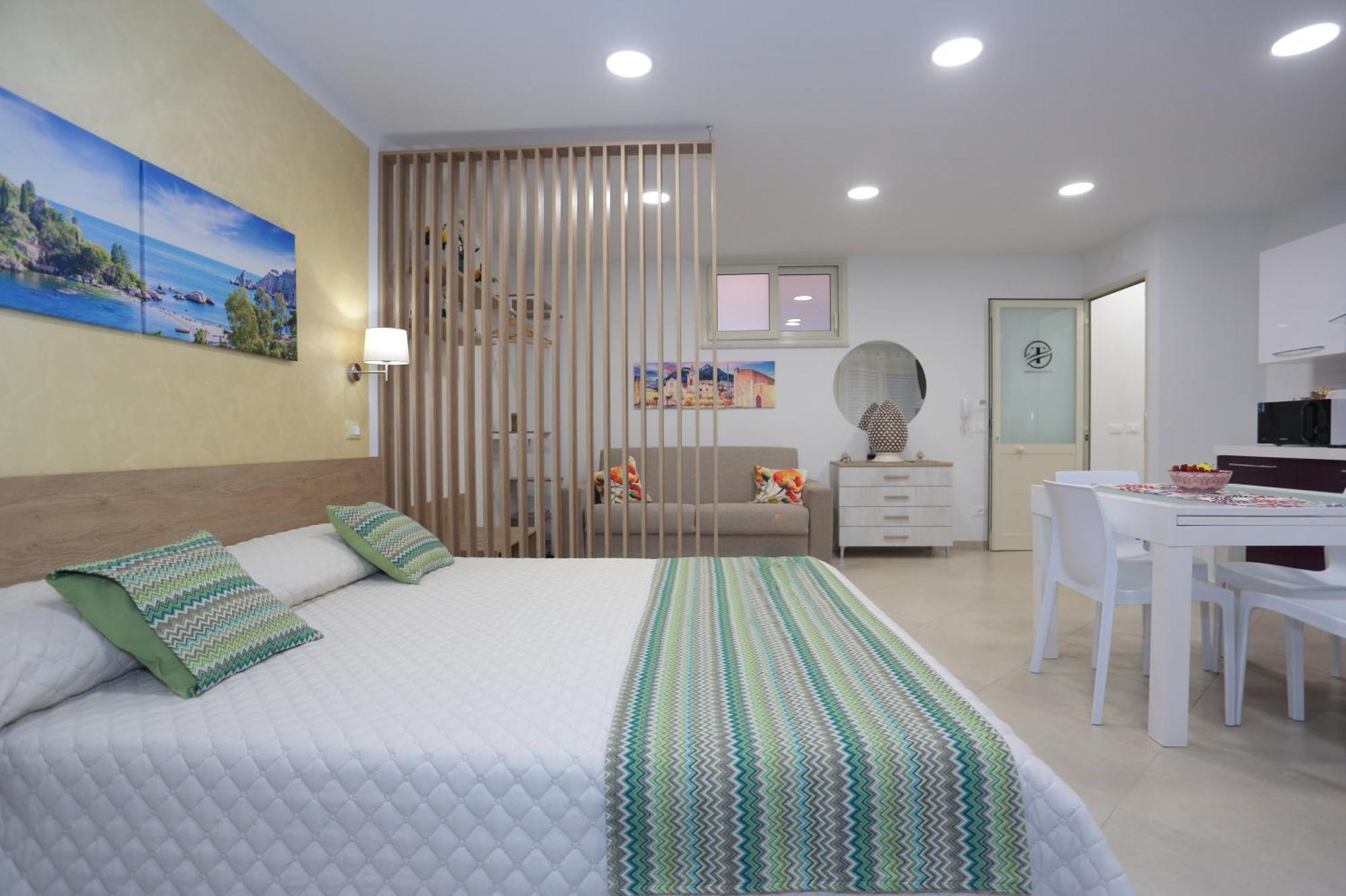 Theos Holidays Apartments Giardini Naxos Ngoại thất bức ảnh