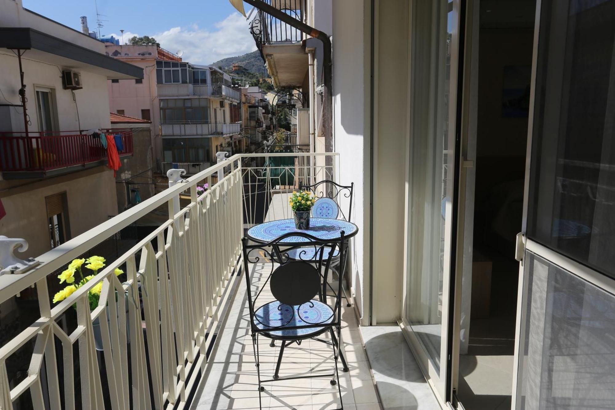 Theos Holidays Apartments Giardini Naxos Ngoại thất bức ảnh