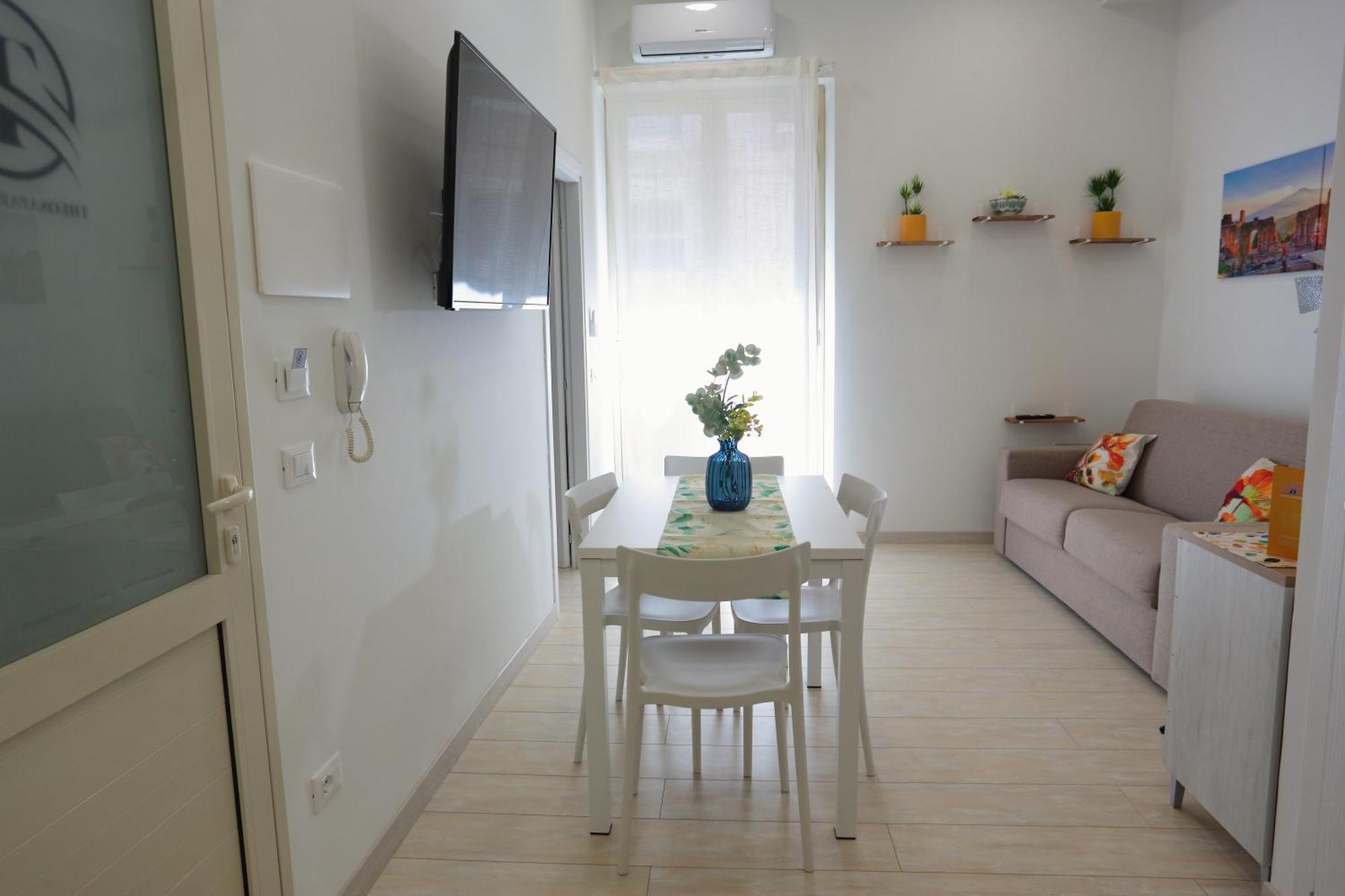 Theos Holidays Apartments Giardini Naxos Ngoại thất bức ảnh