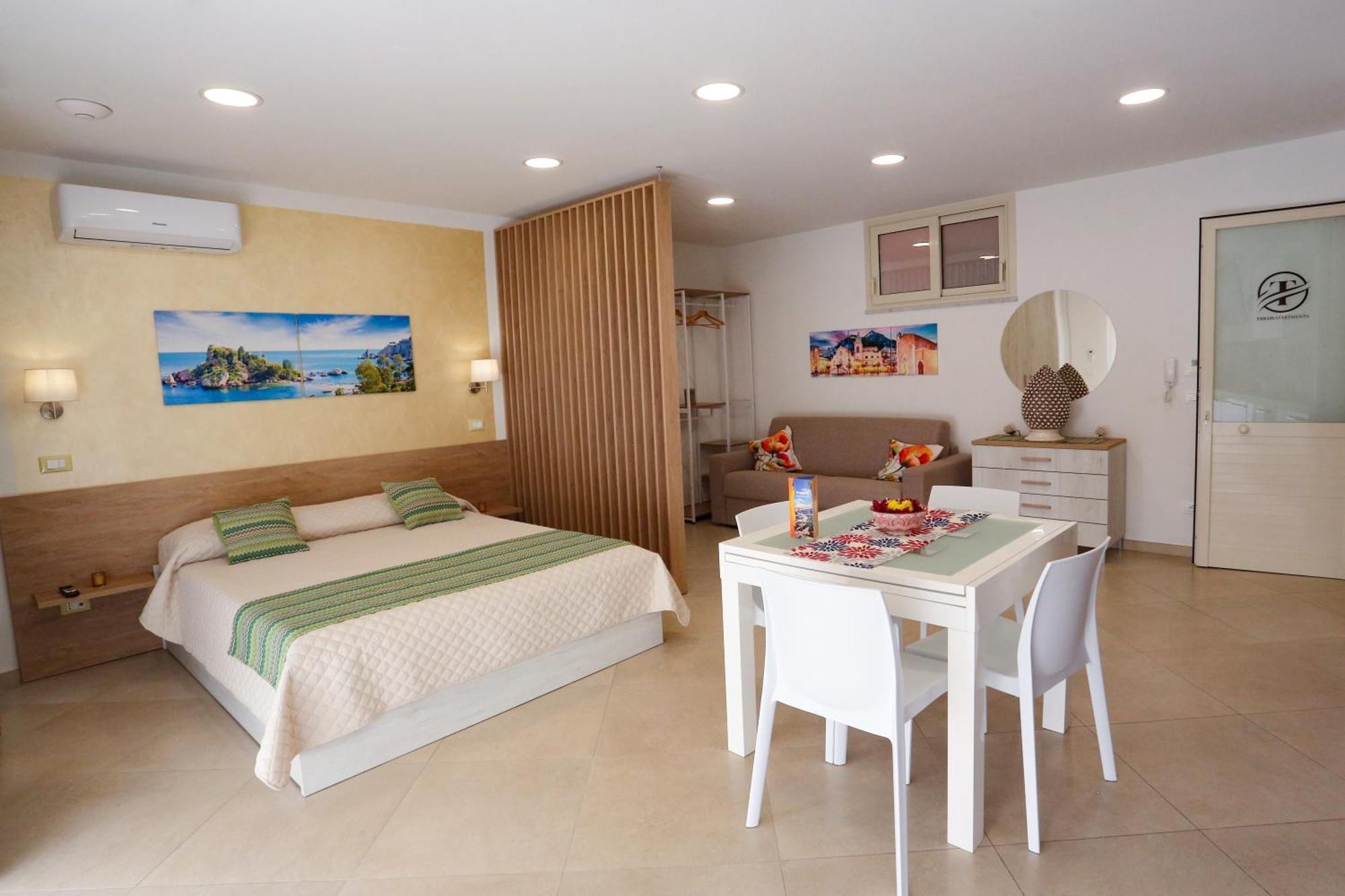 Theos Holidays Apartments Giardini Naxos Ngoại thất bức ảnh